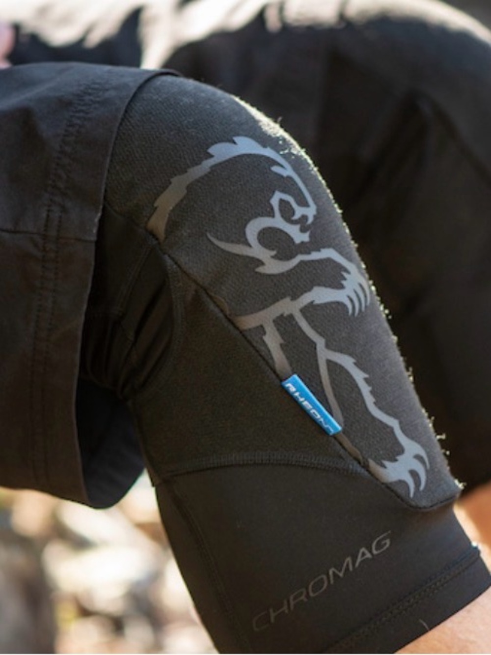 Black Chromag Mountain bike Knee Pads